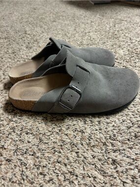 Grey off brand birks